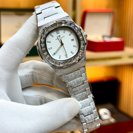 PATEK PHILLIPE New style bracelet with butterfly lock Quartz movement 
Date working - Jewelsoftime