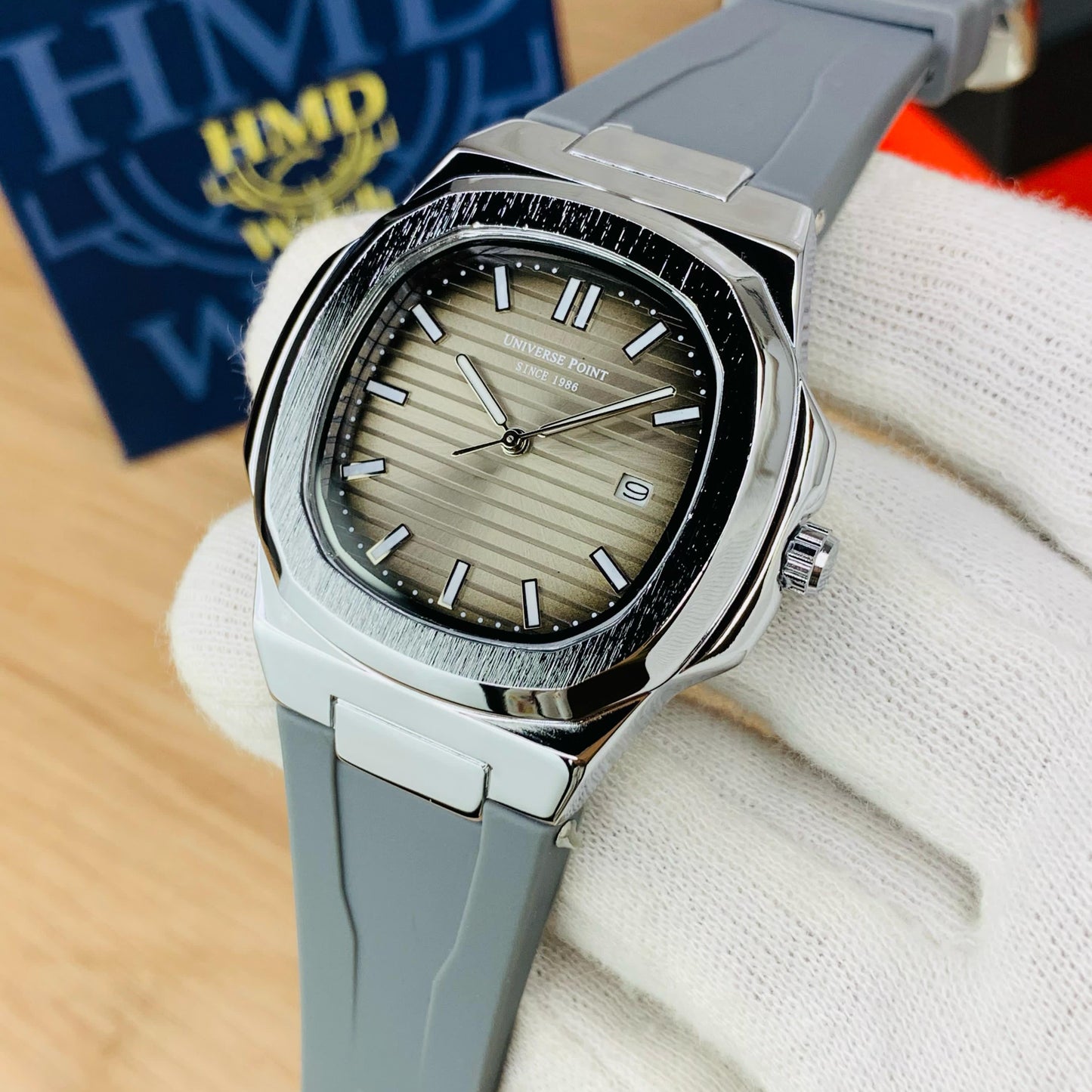 UNIVERSAL POINT - PATEK PHILIPPE MODEL MEN'S WATCH - CHINA ASSEMBLE - DATE WORKING - Jewelsoftime