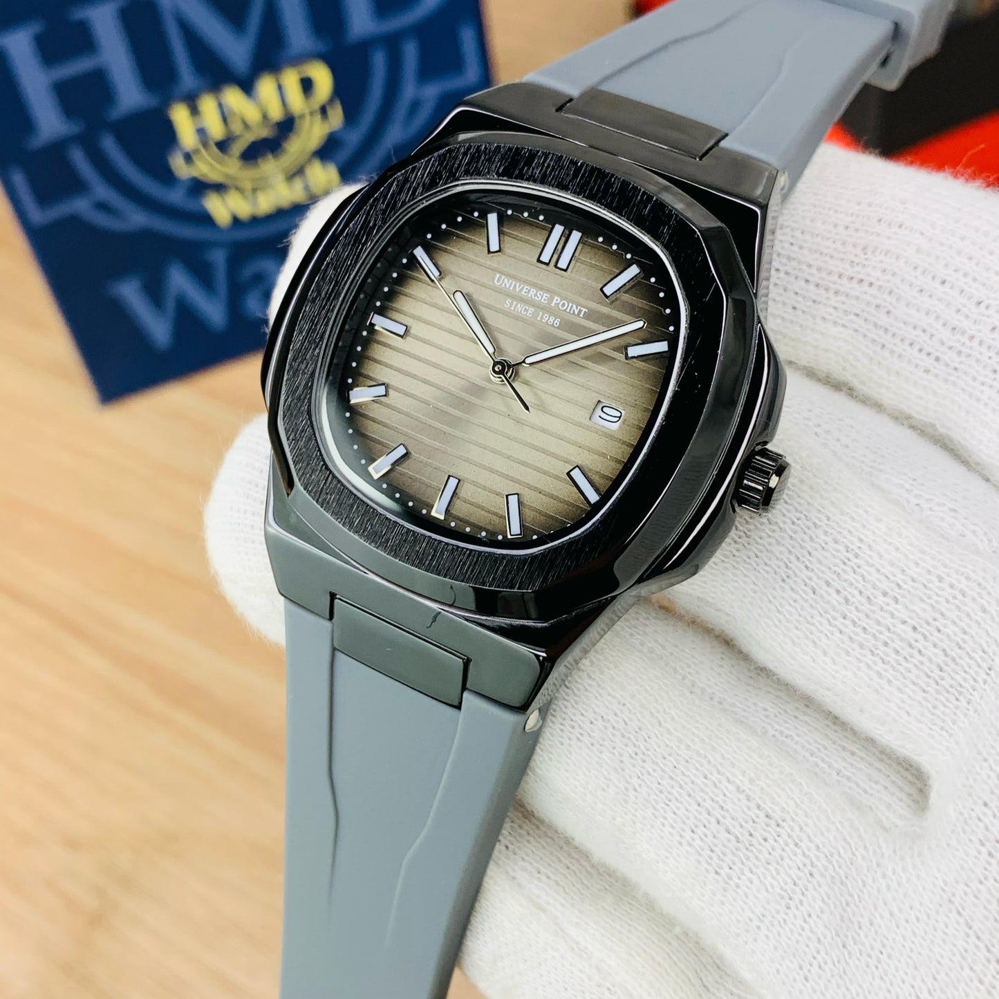 UNIVERSAL POINT - PATEK PHILIPPE MODEL MEN'S WATCH - CHINA ASSEMBLE - DATE WORKING - Jewelsoftime