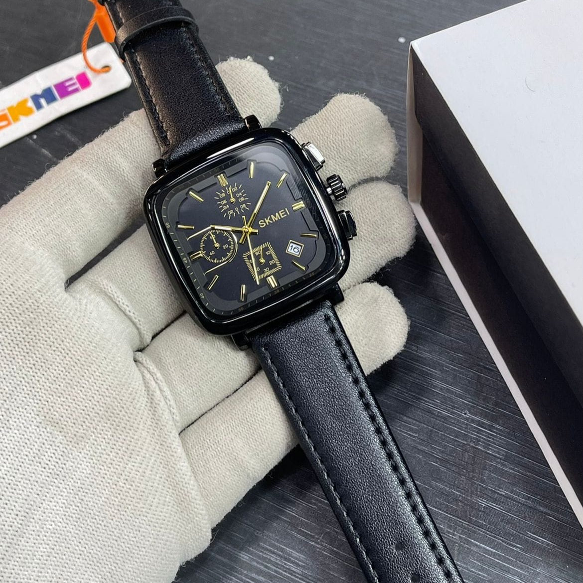 SKMEI CHRONOGRAPH WRISTWATCH - DURABLE DESIGN - DATE DISPLAY - Jewelsoftime