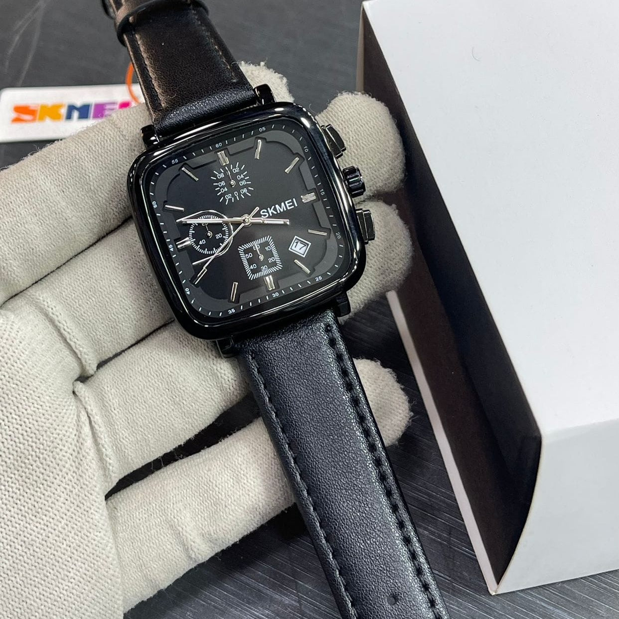 SKMEI CHRONOGRAPH WRISTWATCH - DURABLE DESIGN - DATE DISPLAY - Jewelsoftime