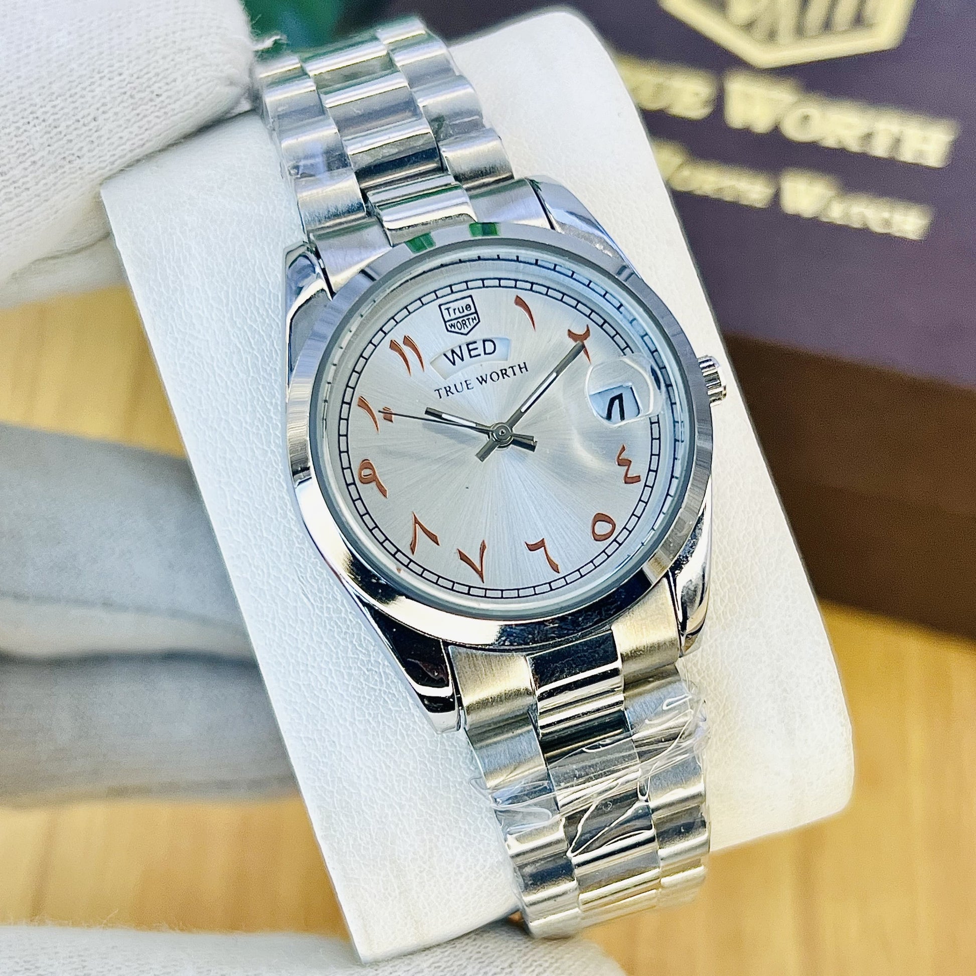 TRUE WORTH LADIES WATCH COLLECTION – PREMIUM STEEL CHAIN, DATE & DAY FUNCTION - Jewelsoftime