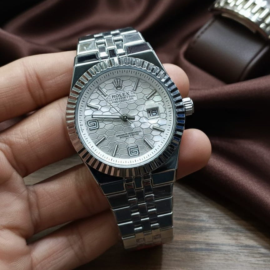 ROLEX (LAND DWELLER) Men's Watch Quartz Movement Date Working Push Lock Clasp - Jewelsoftime